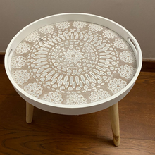 Cargar imagen en el visor de la galería, Mesa madera diseños Mandala y Flor
