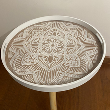 Cargar imagen en el visor de la galería, Mesa madera diseños Mandala y Flor
